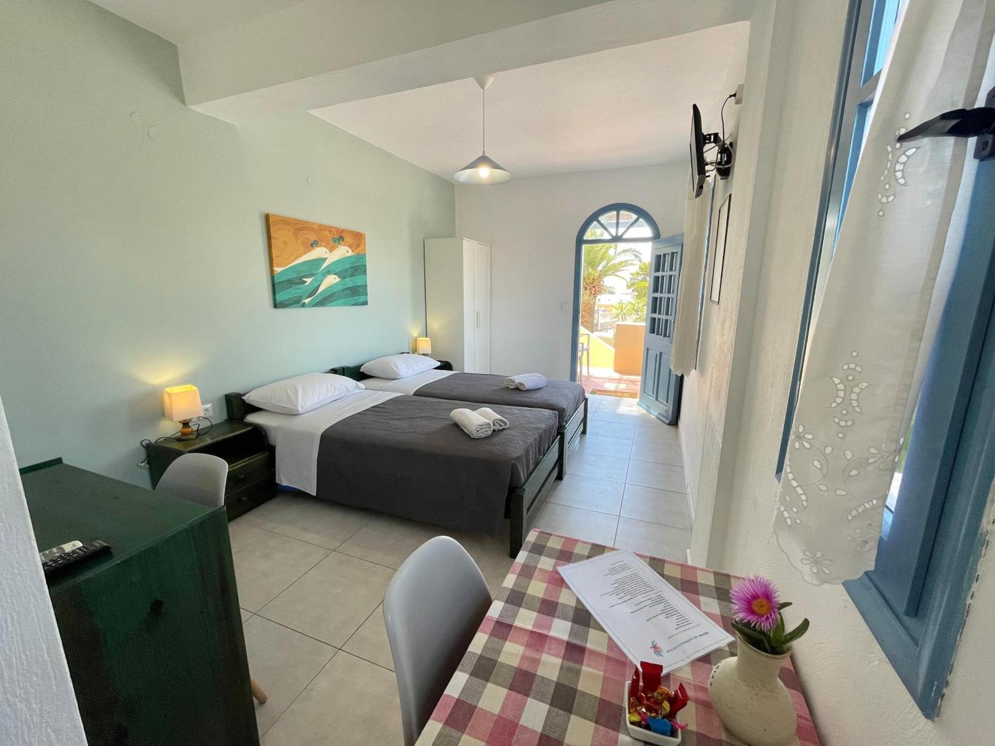 Asterias Mini Coastal Apartments Perivolos  Eksteriør bilde