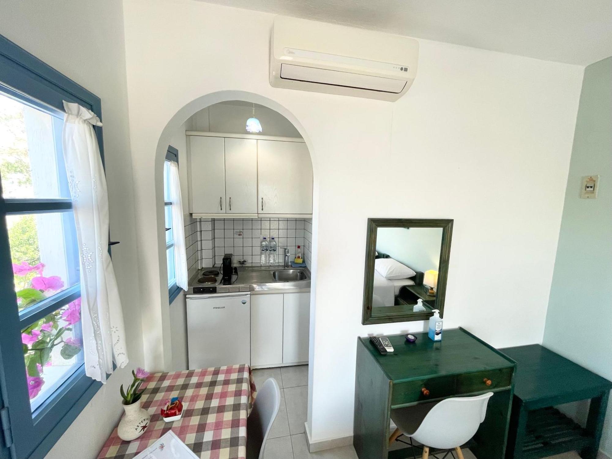 Asterias Mini Coastal Apartments Perivolos  Eksteriør bilde