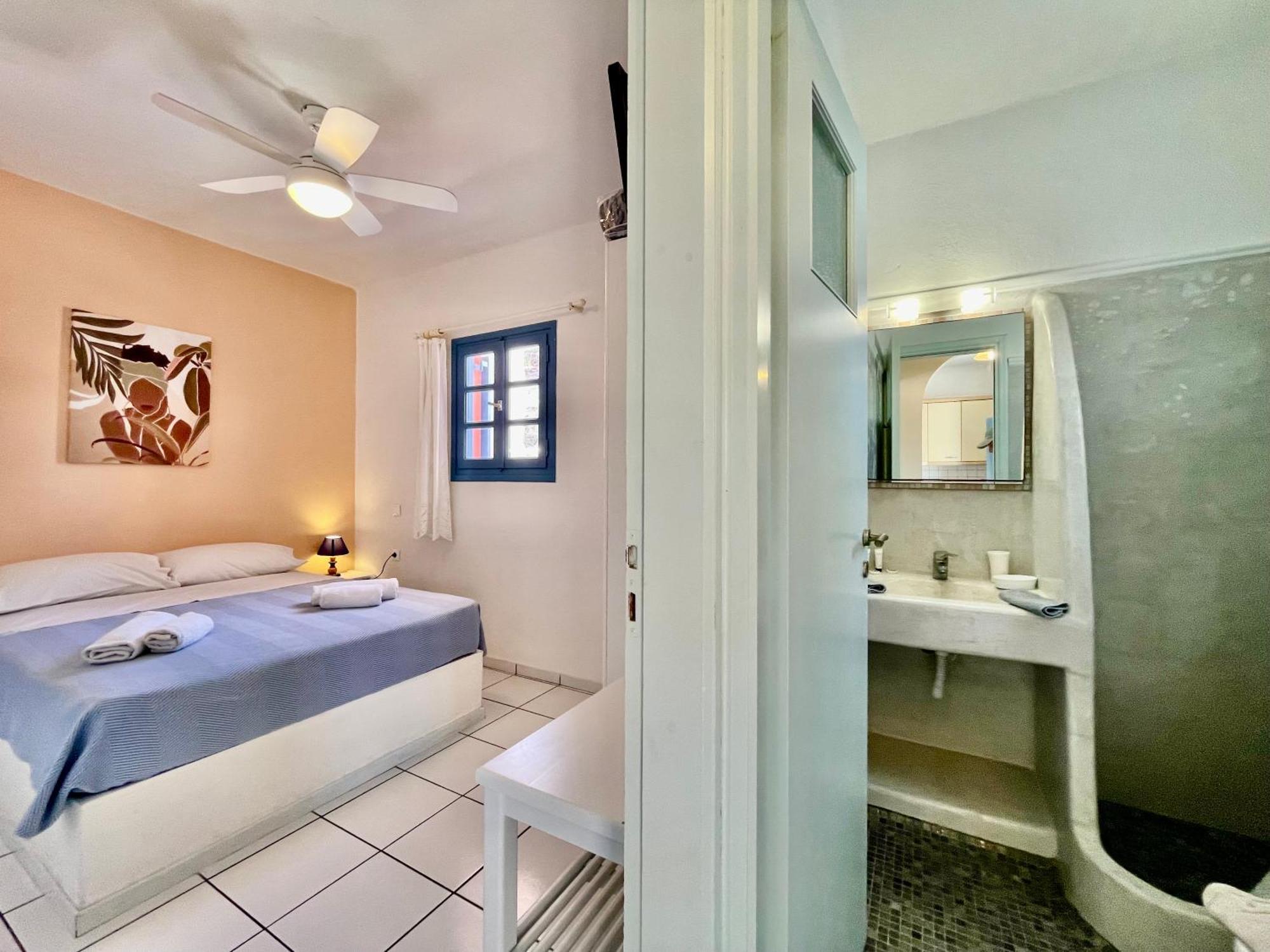 Asterias Mini Coastal Apartments Perivolos  Eksteriør bilde
