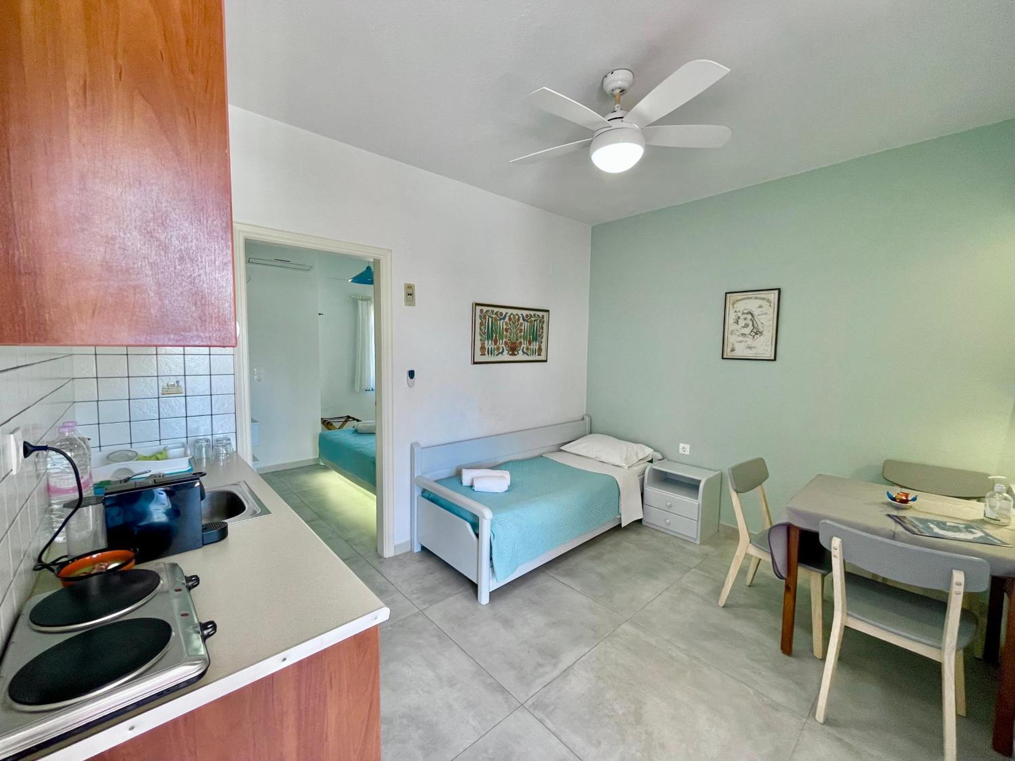 Asterias Mini Coastal Apartments Perivolos  Eksteriør bilde