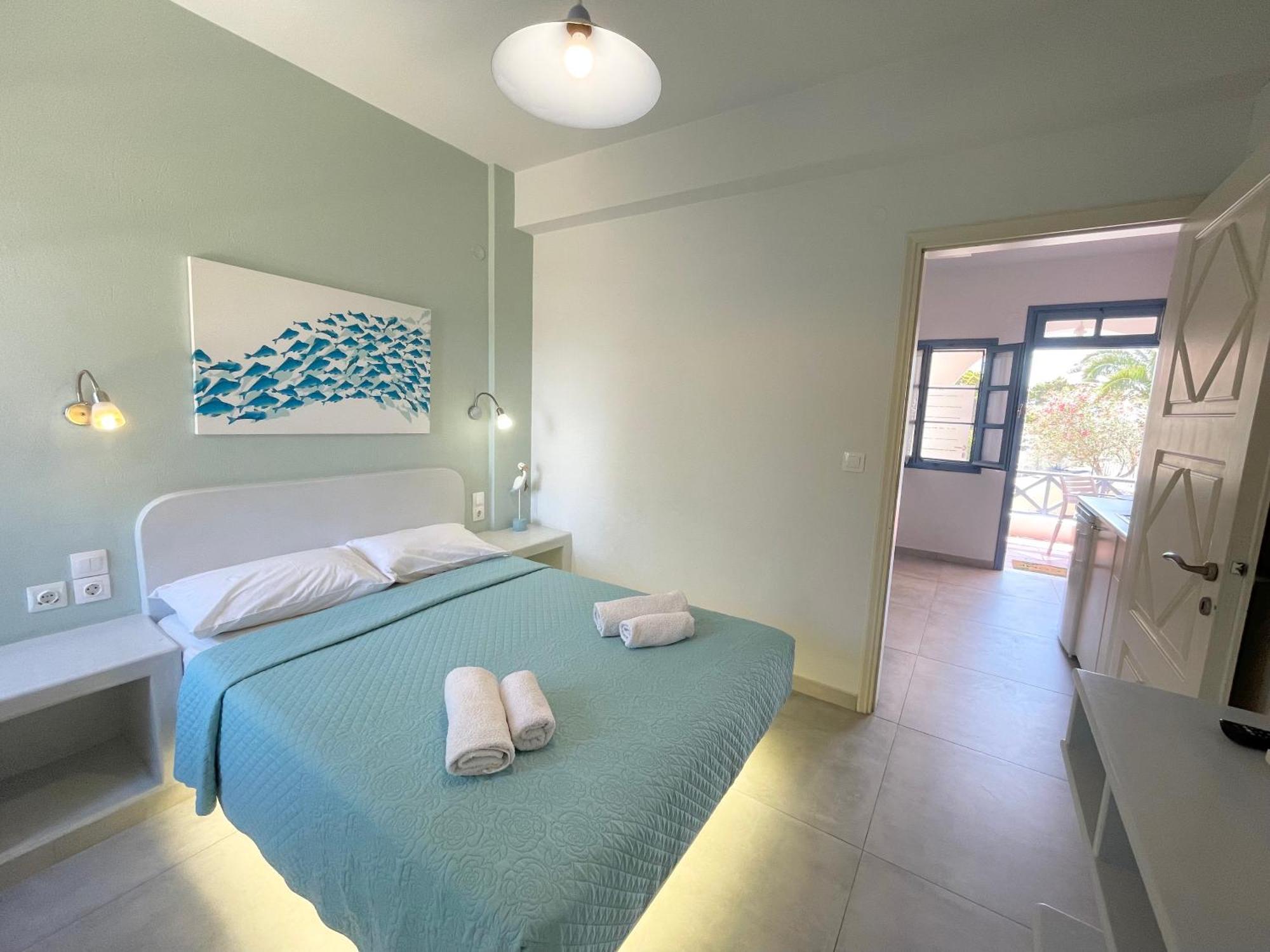 Asterias Mini Coastal Apartments Perivolos  Eksteriør bilde