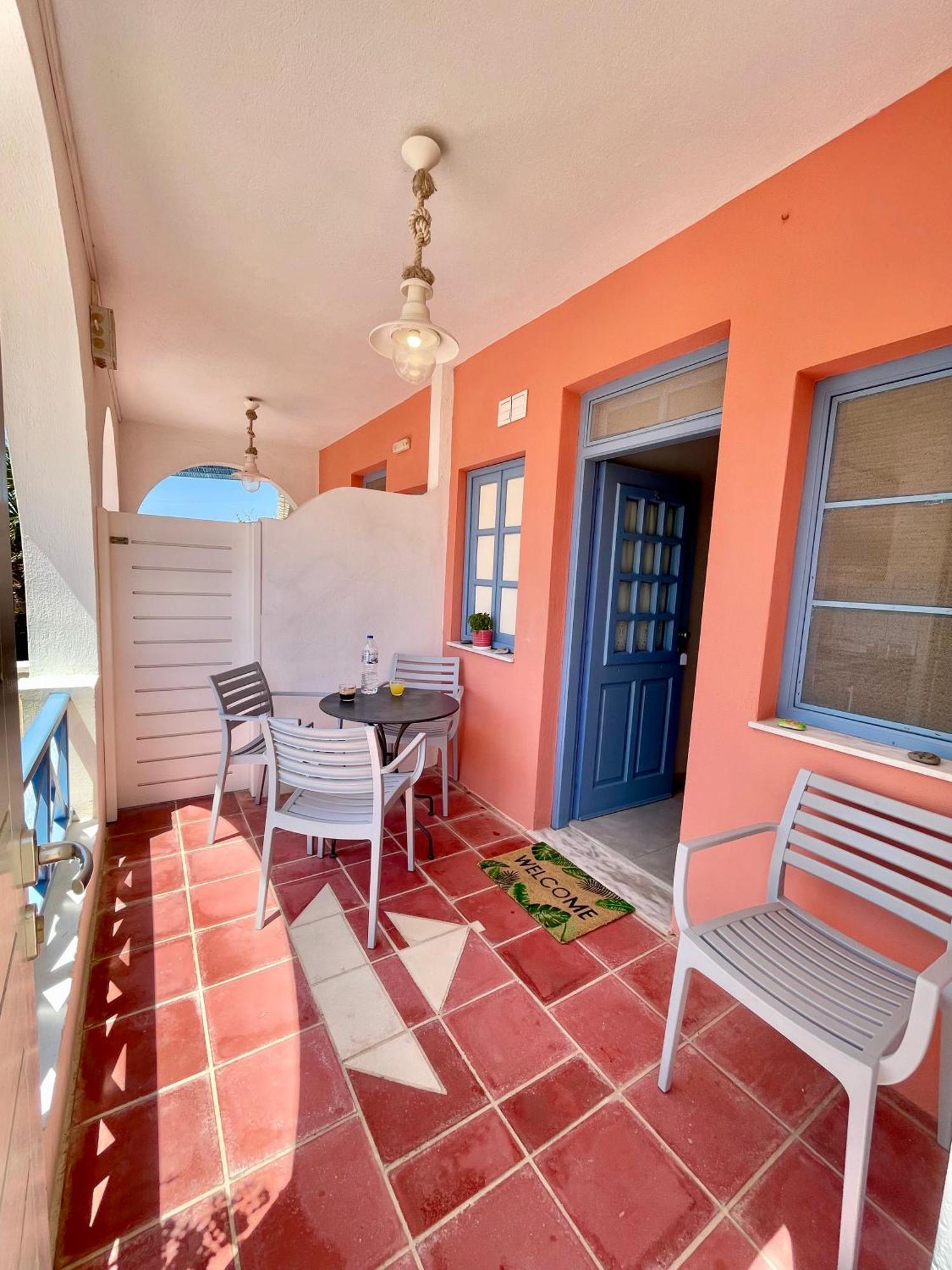 Asterias Mini Coastal Apartments Perivolos  Eksteriør bilde