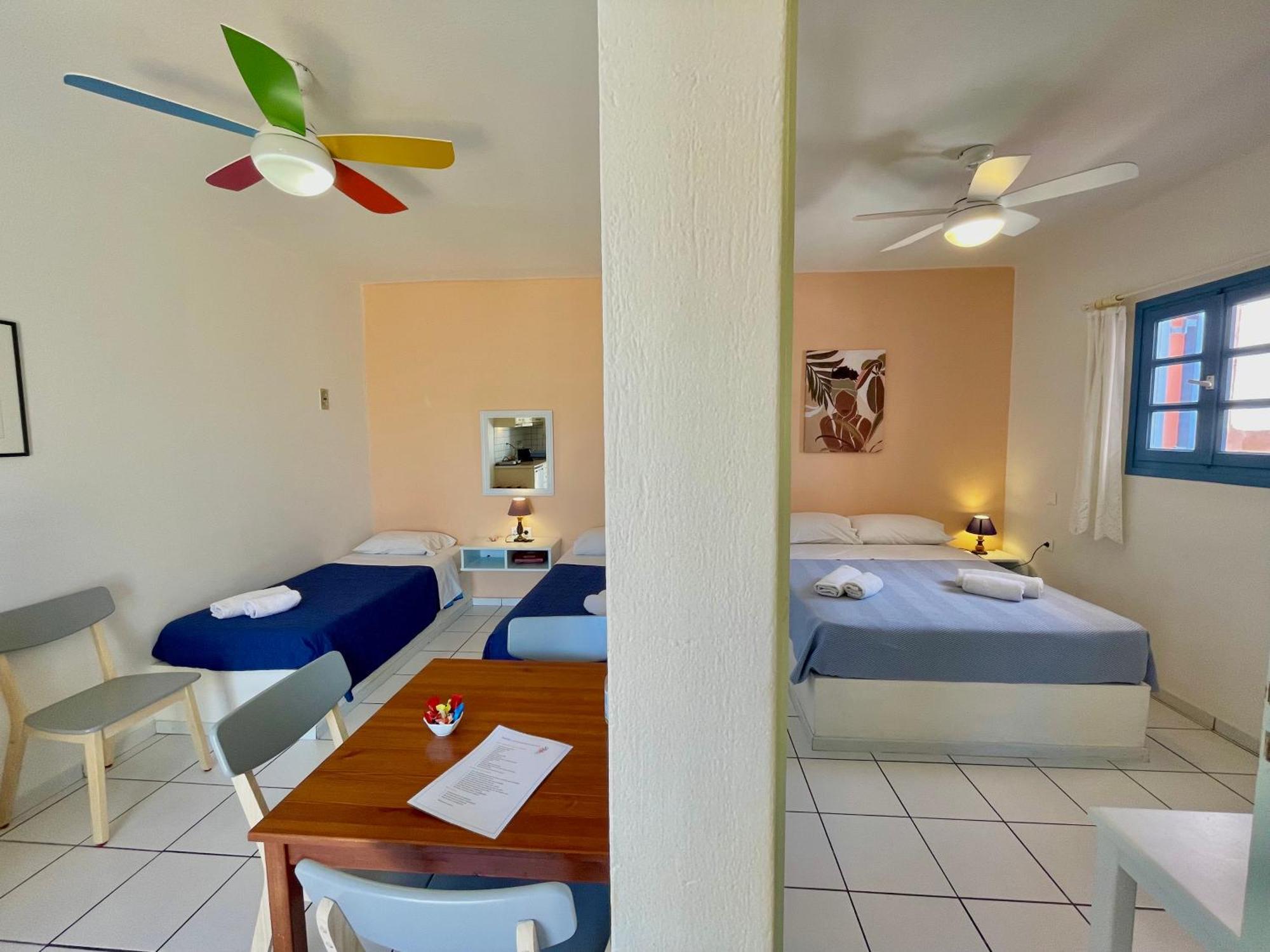 Asterias Mini Coastal Apartments Perivolos  Eksteriør bilde